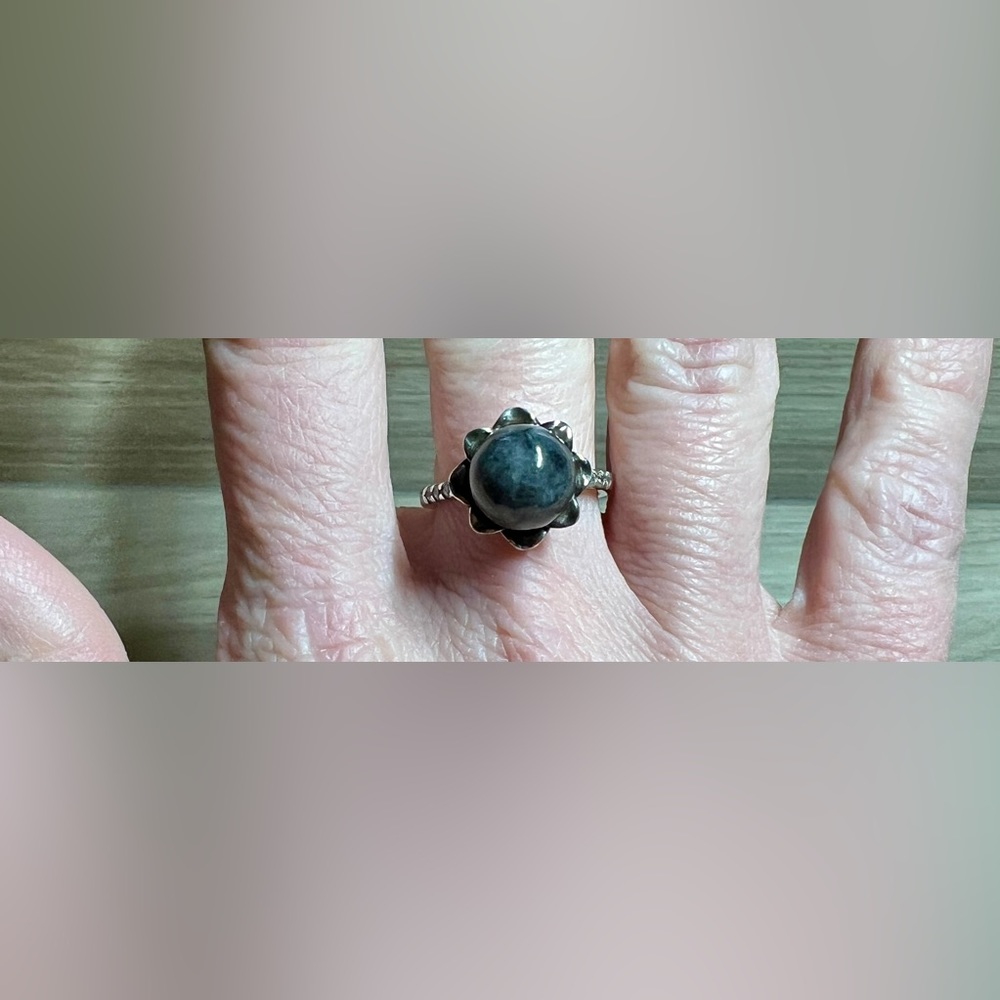 Designer JOY Sterling Silver Gray Quartz Flower Cocktail Ring, Size 7, 5.5g - Picture 9 of 11